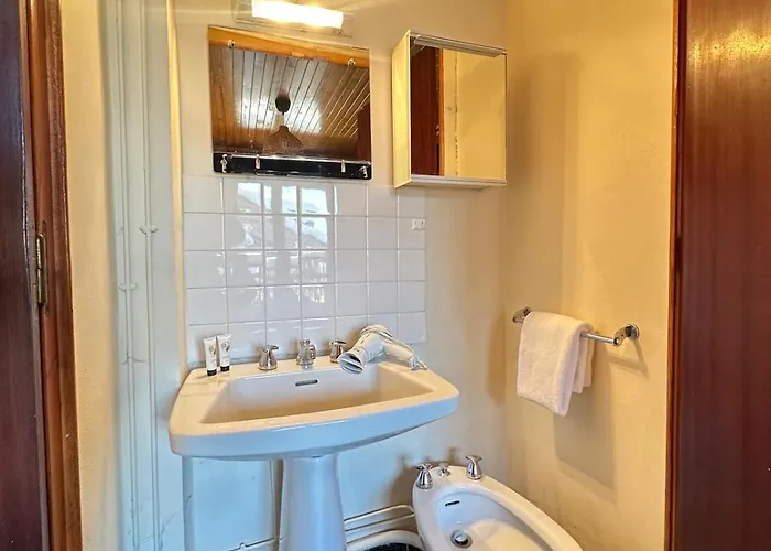 New 3-bedroom 1850 Close To Slopes 谷雪维尔